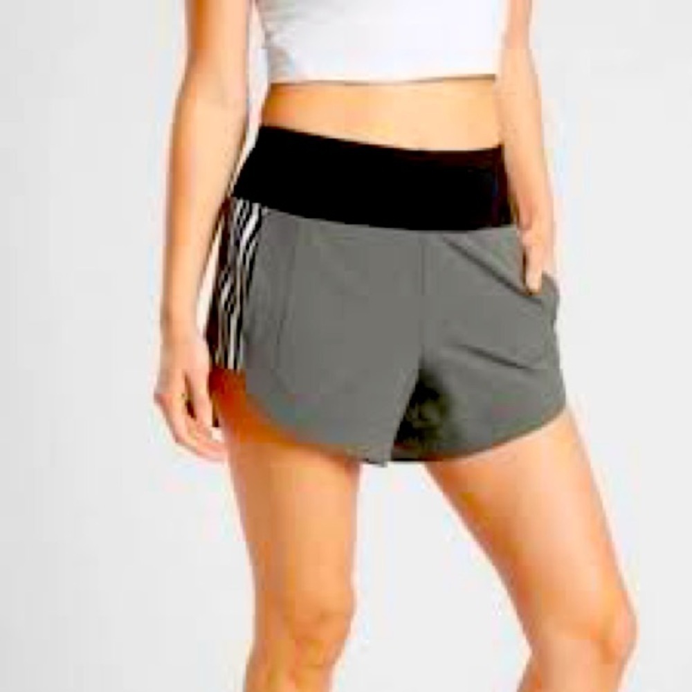 Athleta Ascender Athletic Racer Running Shorts Gray Black size 4
